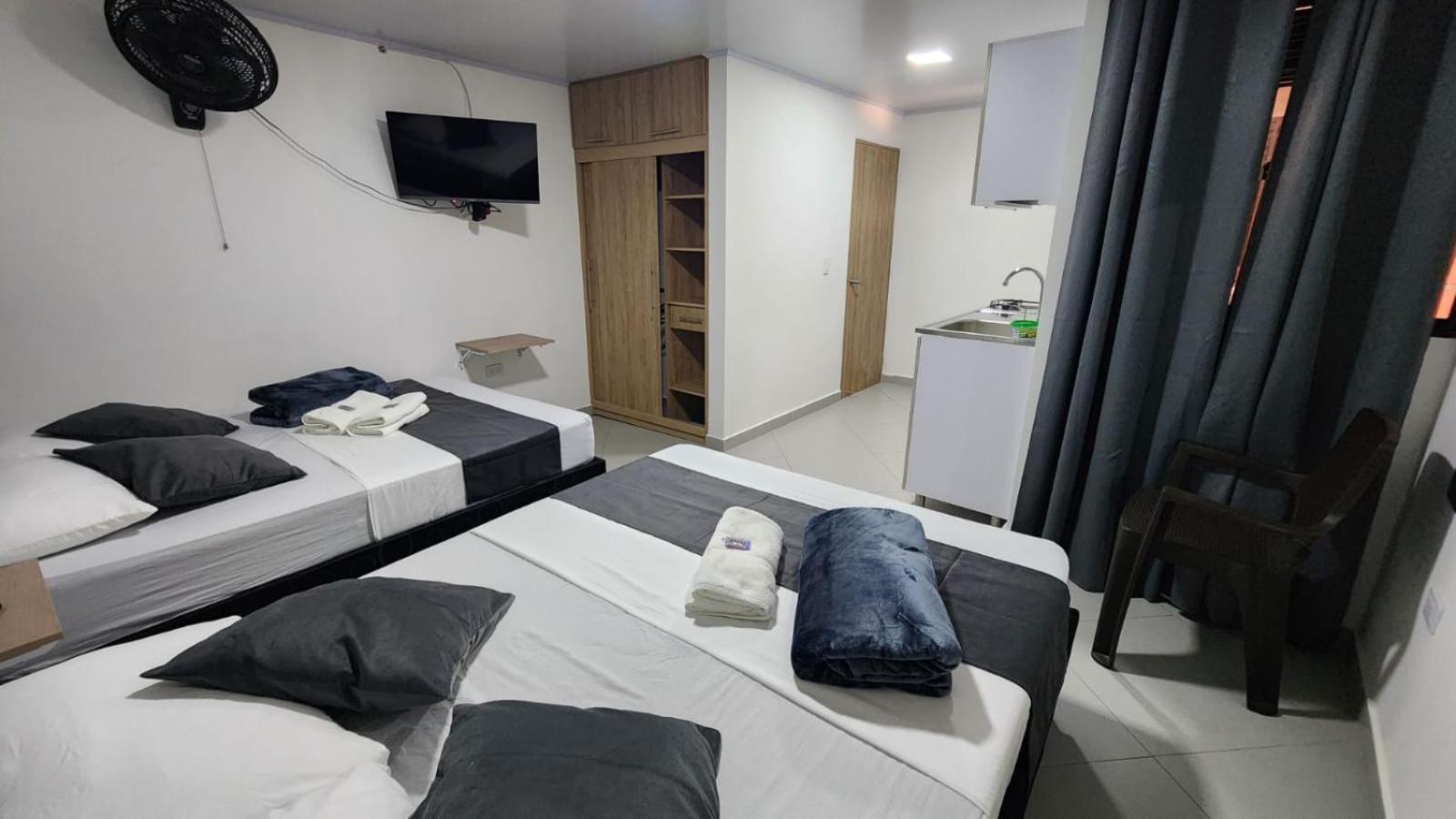 Hotel Medellin Calasanz Luaran gambar