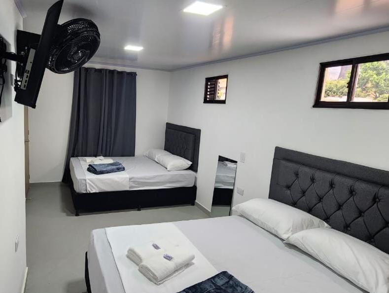 Hotel Medellin Calasanz Luaran gambar