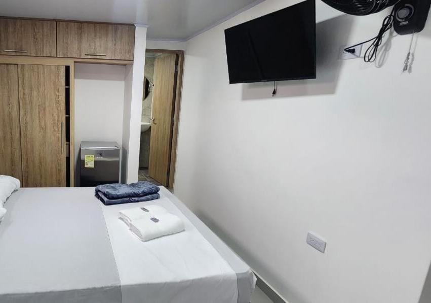 Hotel Medellin Calasanz Luaran gambar
