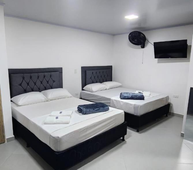 Hotel Medellin Calasanz Luaran gambar