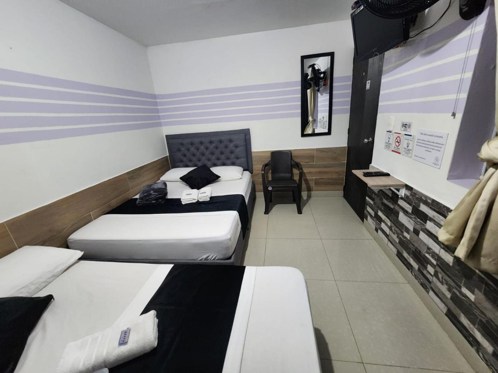 Hotel Medellin Calasanz Luaran gambar