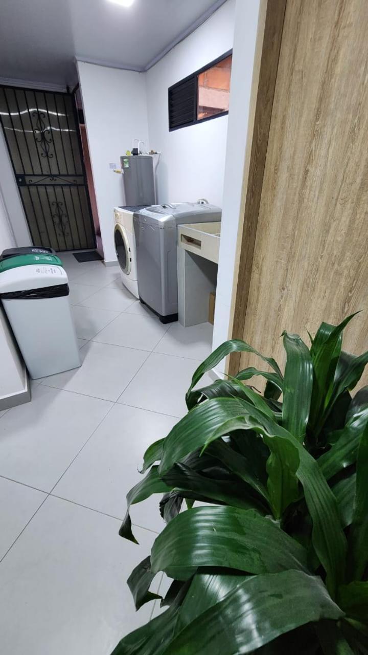 Hotel Medellin Calasanz Luaran gambar