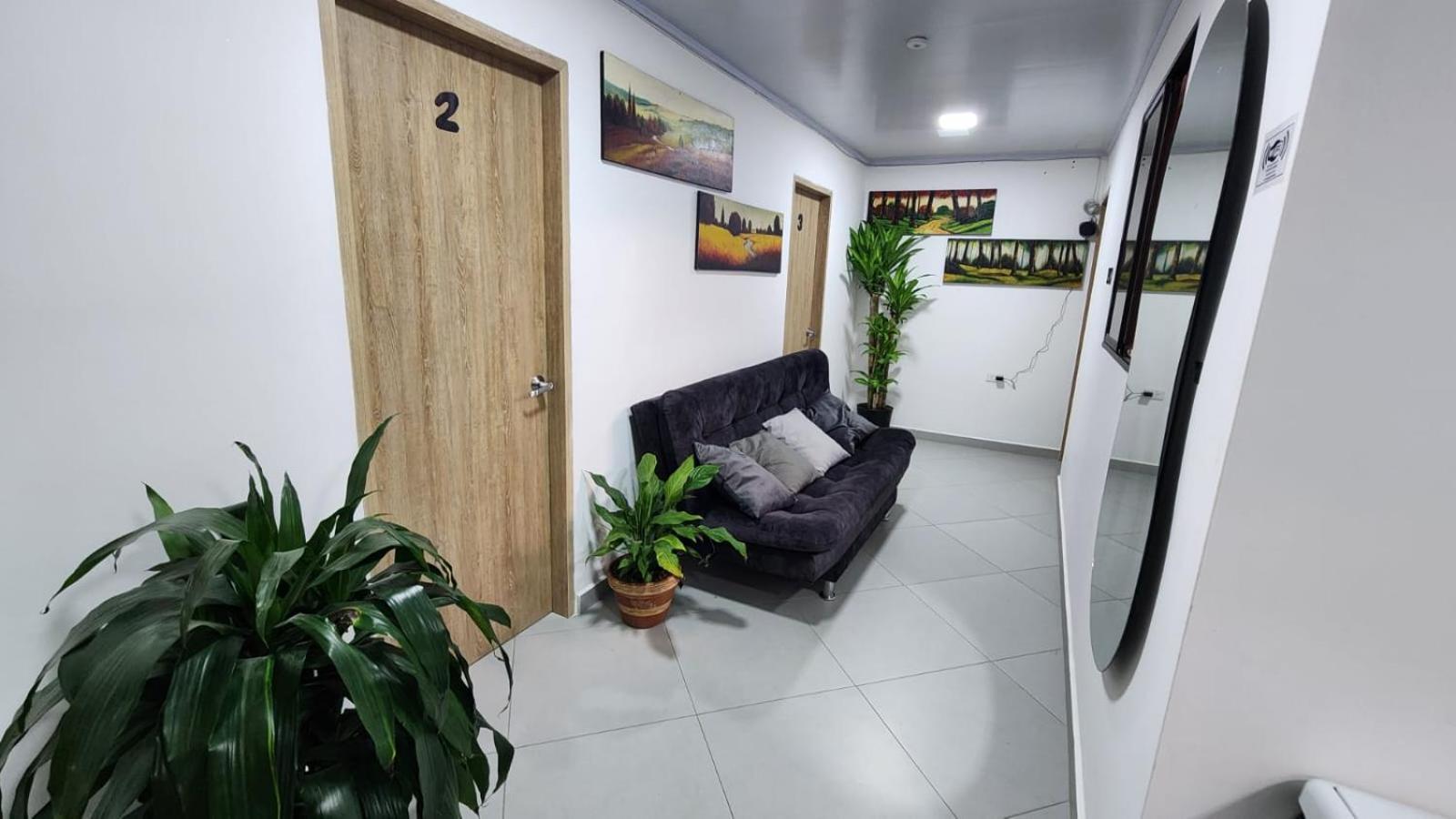 Hotel Medellin Calasanz Luaran gambar