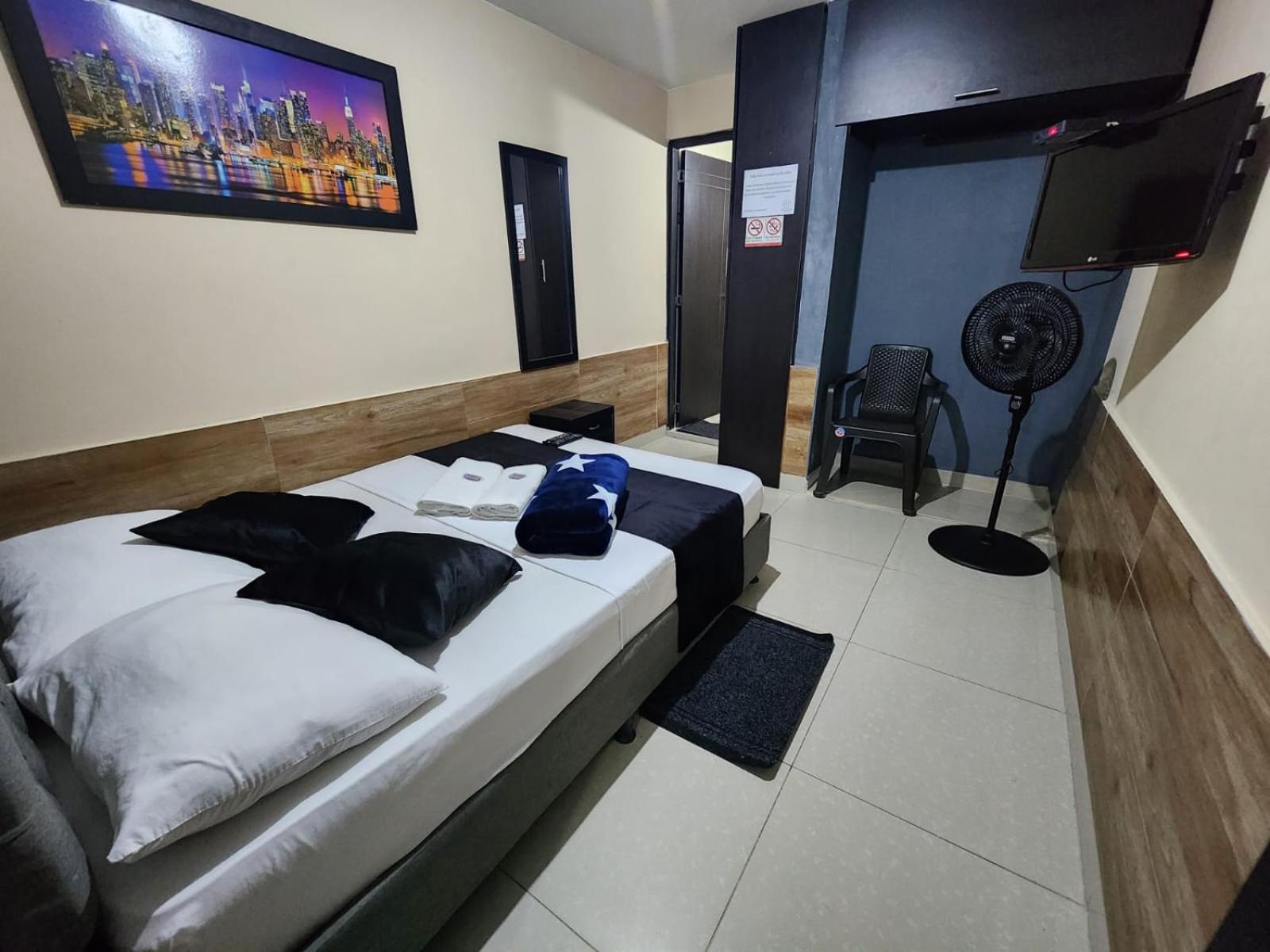 Hotel Medellin Calasanz Luaran gambar
