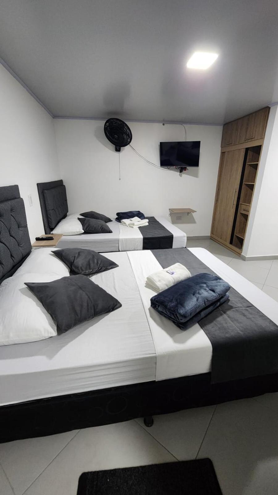 Hotel Medellin Calasanz Luaran gambar