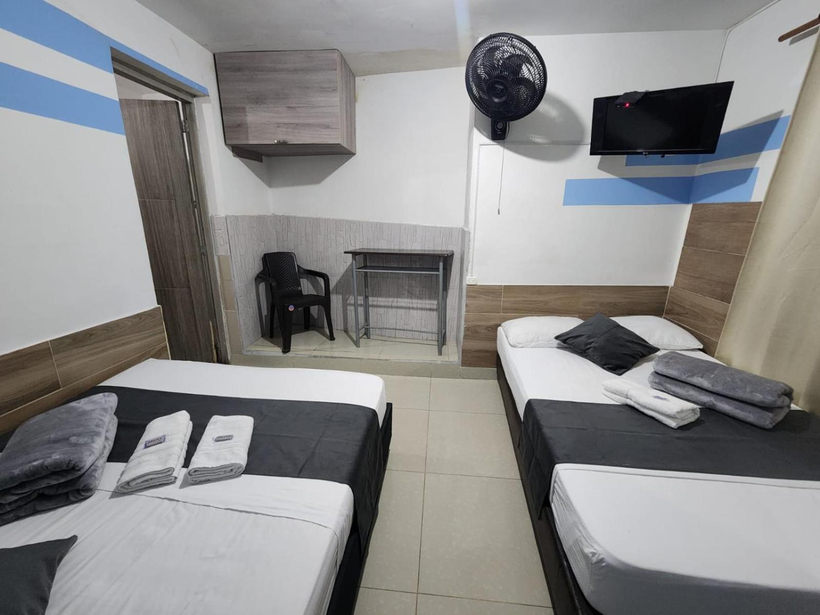 Hotel Medellin Calasanz Luaran gambar