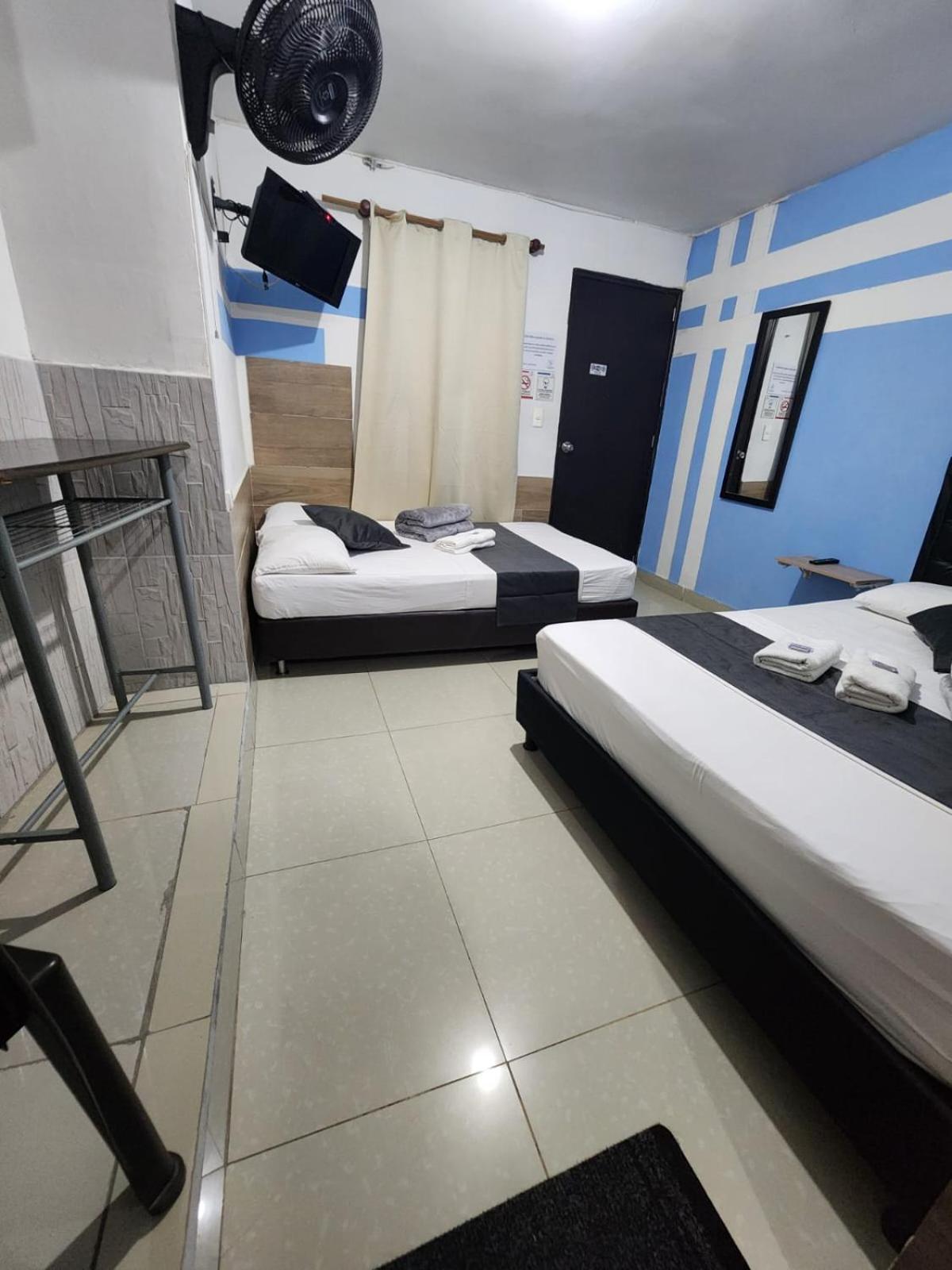 Hotel Medellin Calasanz Luaran gambar