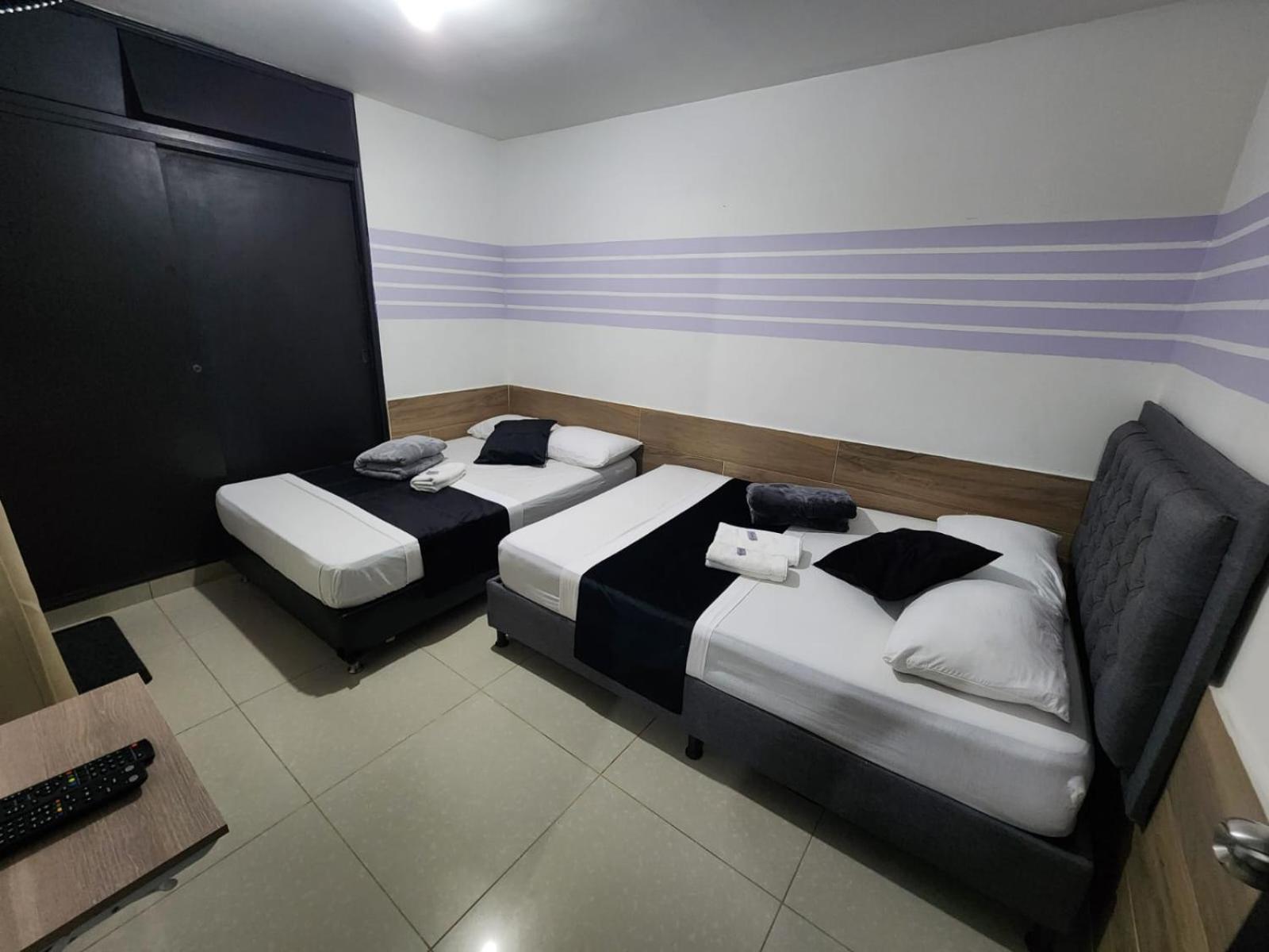 Hotel Medellin Calasanz Luaran gambar