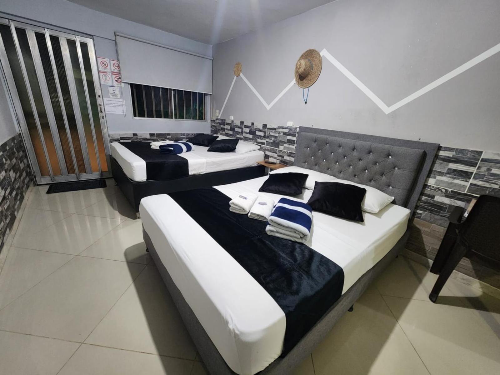 Hotel Medellin Calasanz Luaran gambar