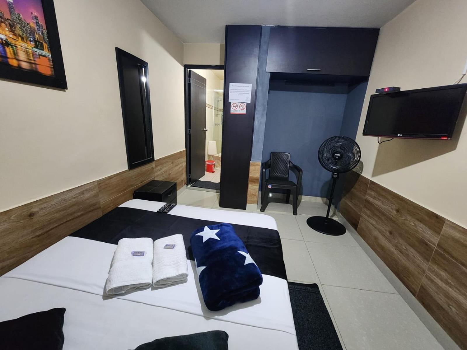 Hotel Medellin Calasanz Luaran gambar