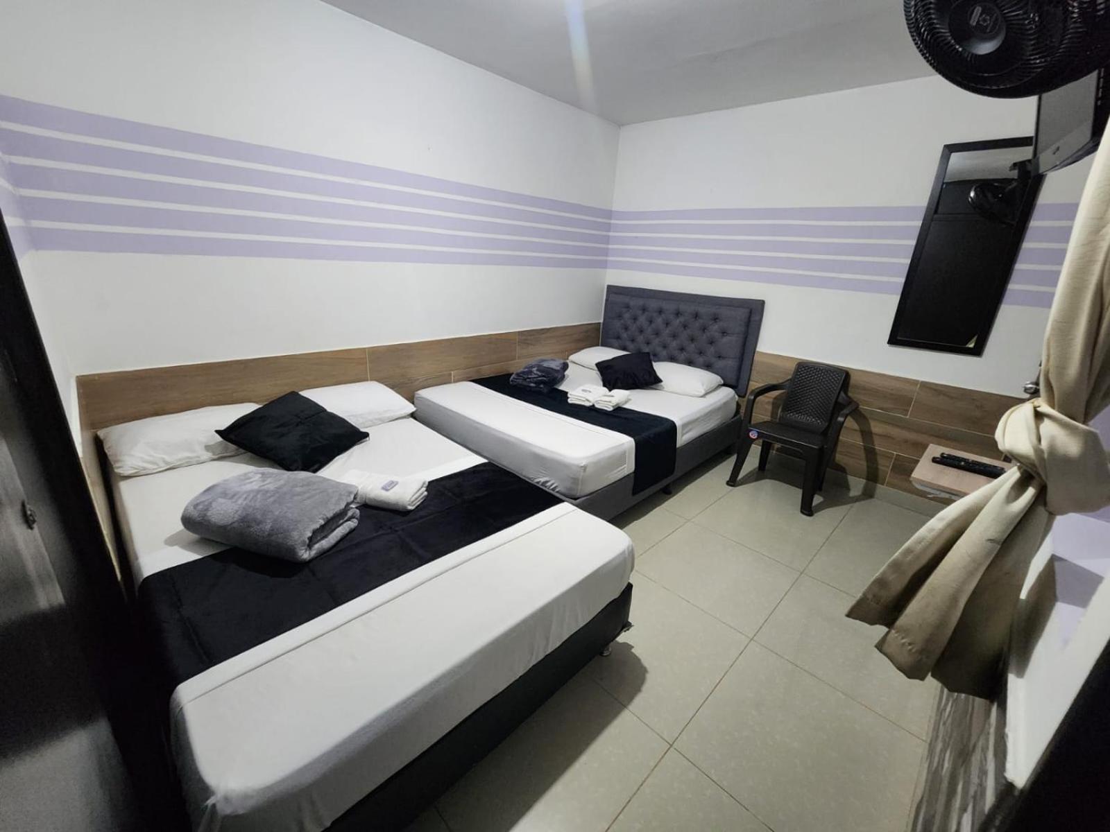 Hotel Medellin Calasanz Luaran gambar