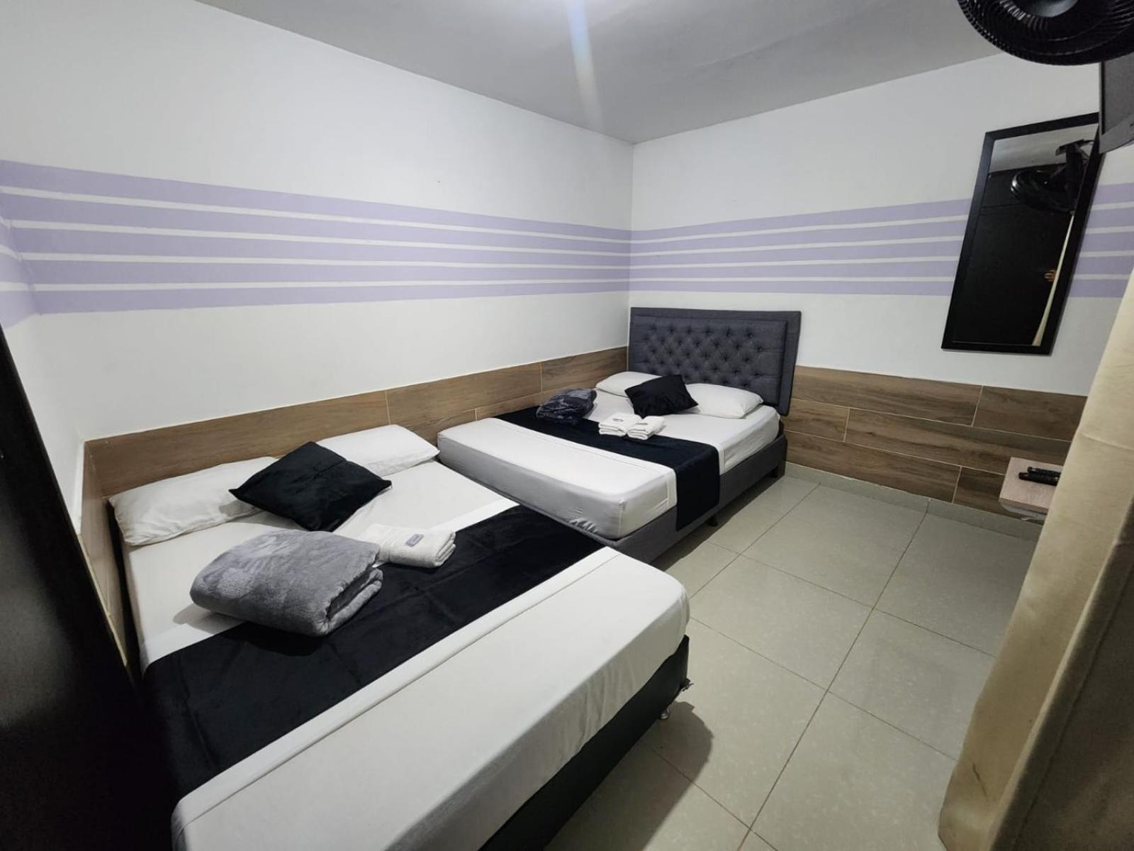 Hotel Medellin Calasanz Luaran gambar