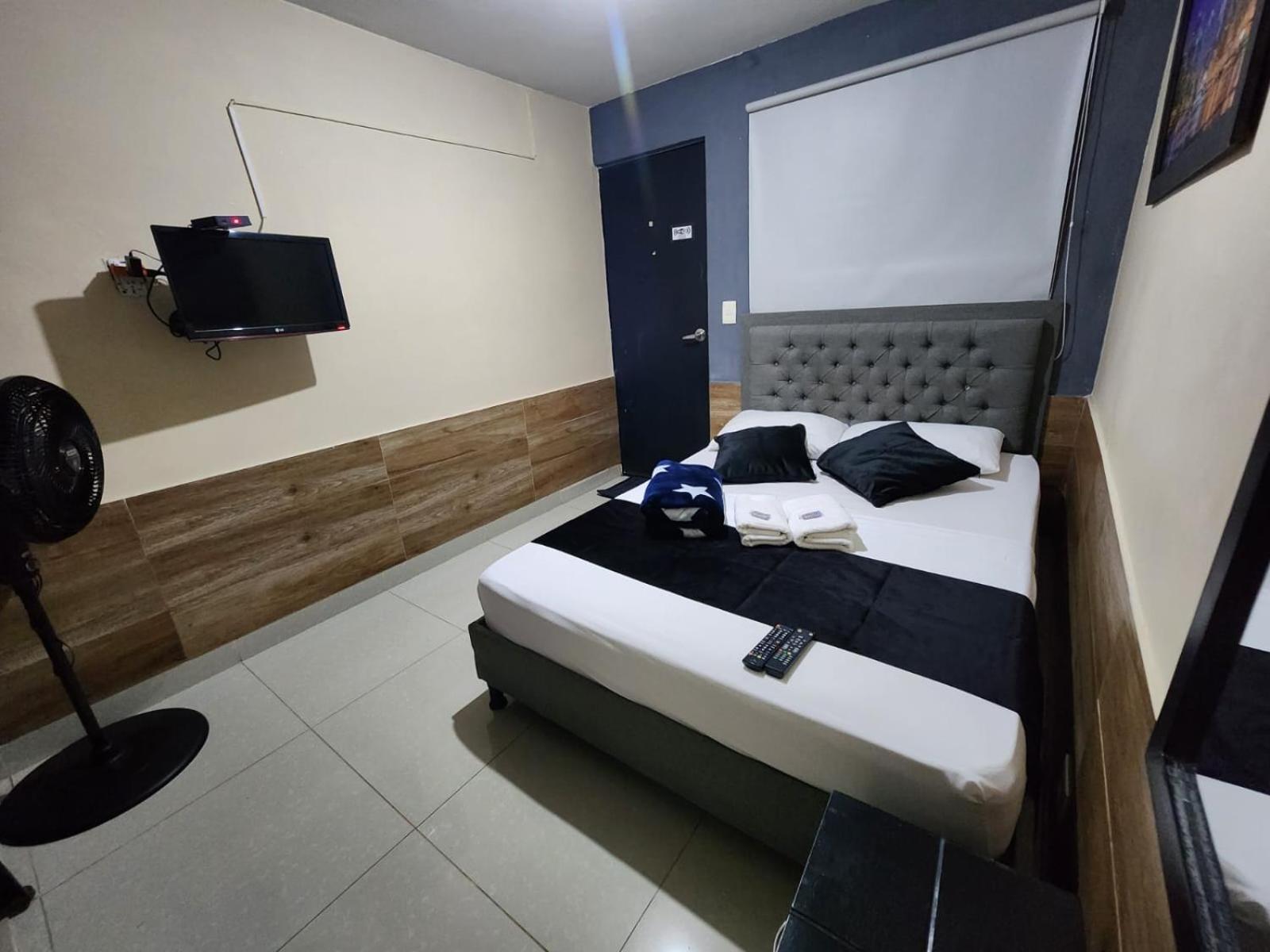 Hotel Medellin Calasanz Luaran gambar