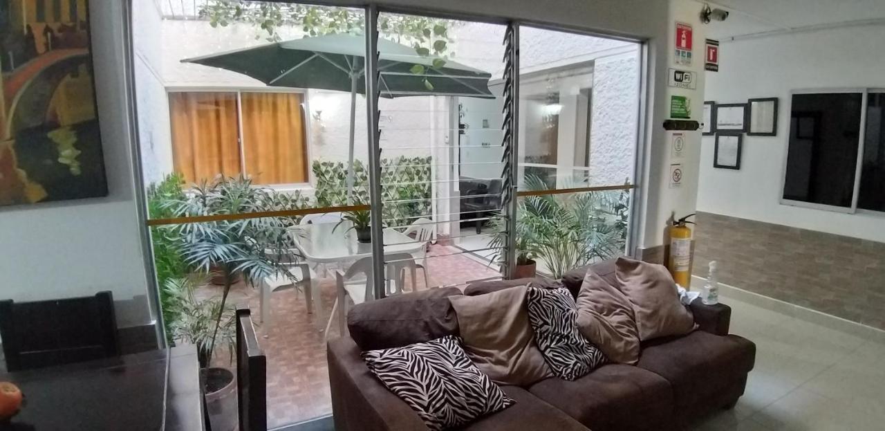 Hotel Medellin Calasanz Luaran gambar